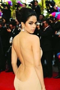 Mallika dons nude gown at Cannes!