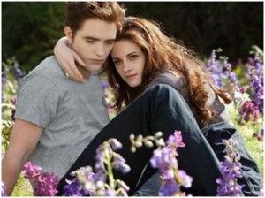 Robert Pattinson and Kristen Steward 