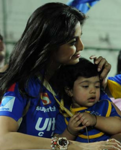 Shilpa Shetty with Viaan Raj Kundra/ibnlive.com