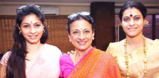 Tanisha with her mother Tanuja and sister Kajol