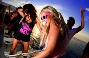 Pukka up boat party