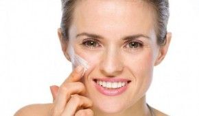 How to apply face cream