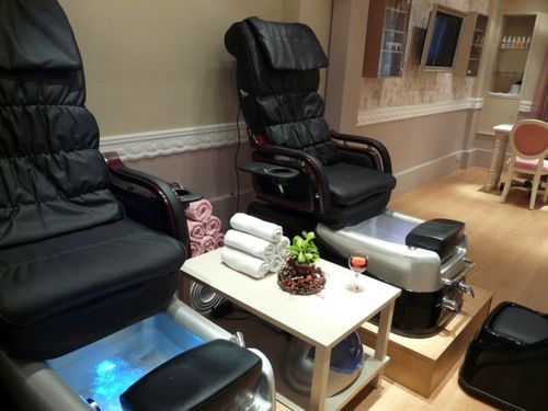 Hit to a salon to beat stress during pregnancy