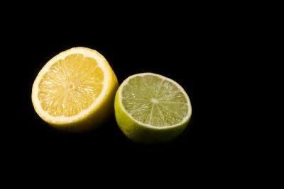 Lemon to whiteheads/freedigitalphotos