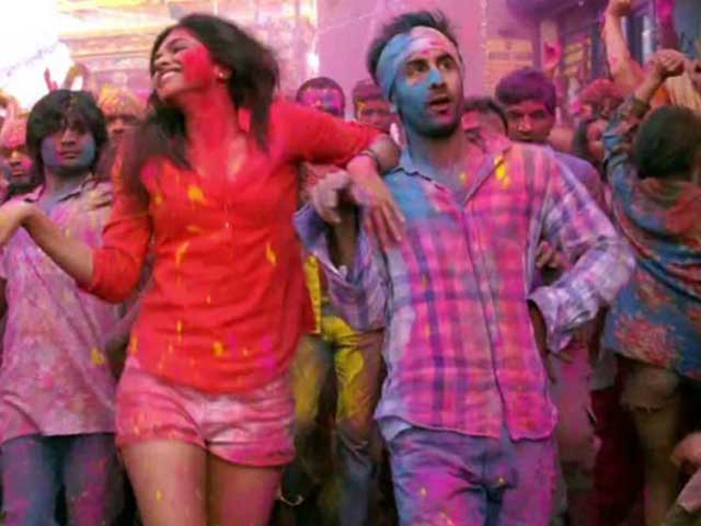 What to wear on Holi