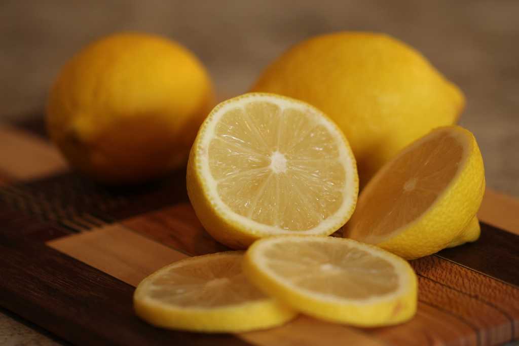 11 Amazing household uses for lemons