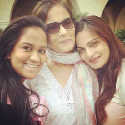 Arpita Khan with sister and mother