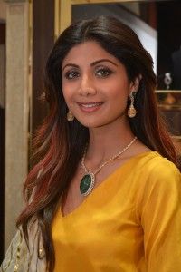 Shilpa Shetty in Diagold jewellery at Diagold store launch in Mumbai