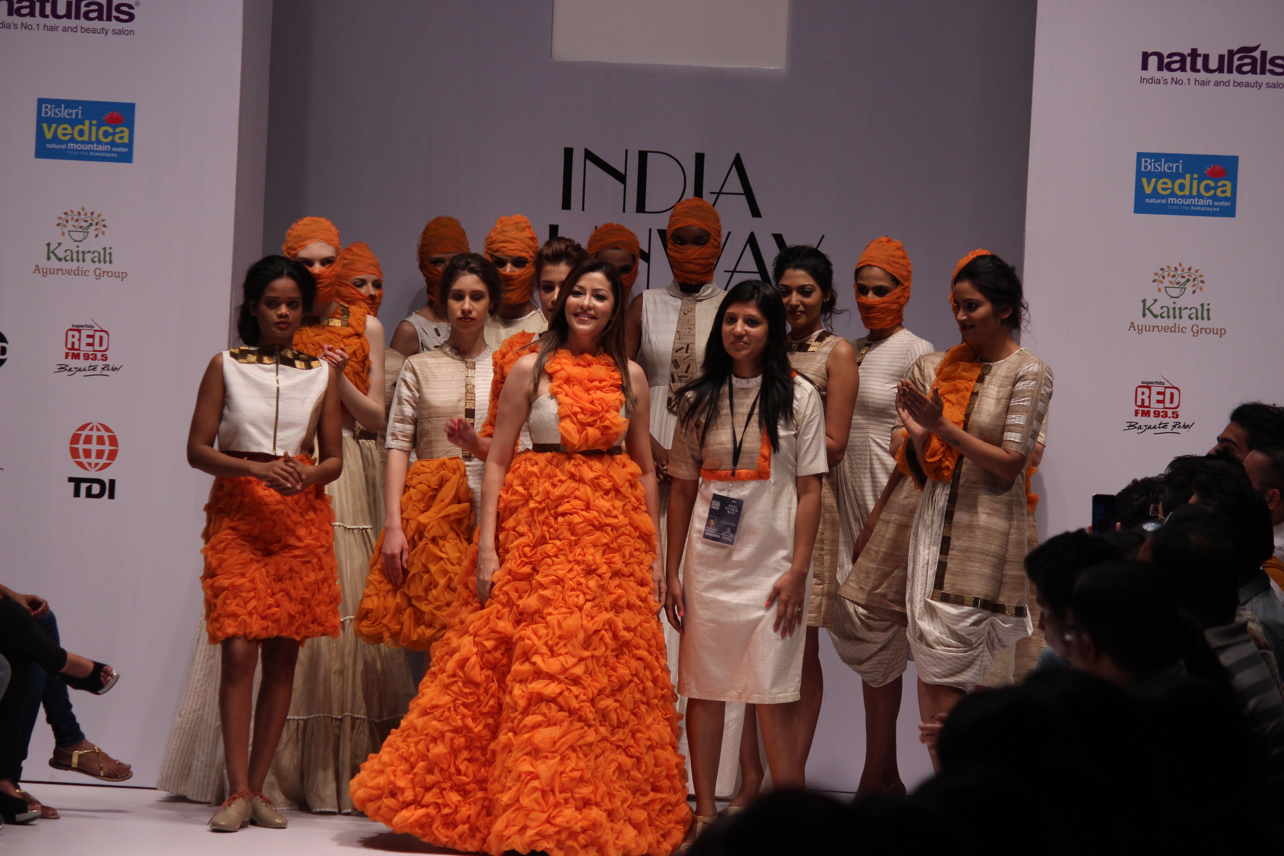 9_Actress Aditi Gowitrikar walked the ramp for Designer Megha Jain 5