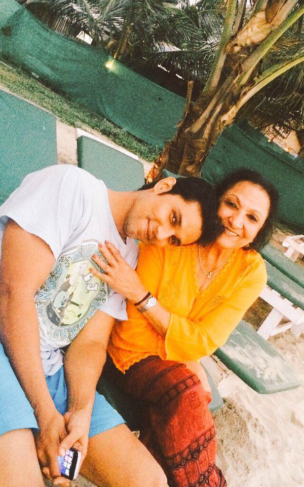 Randeep hooda with mom