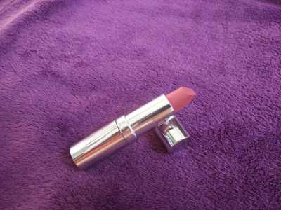 Colorbar Matte touch lipstick in Tooty Fruity 