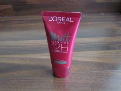 Loreal Mat magique 12 H bright mat foundation