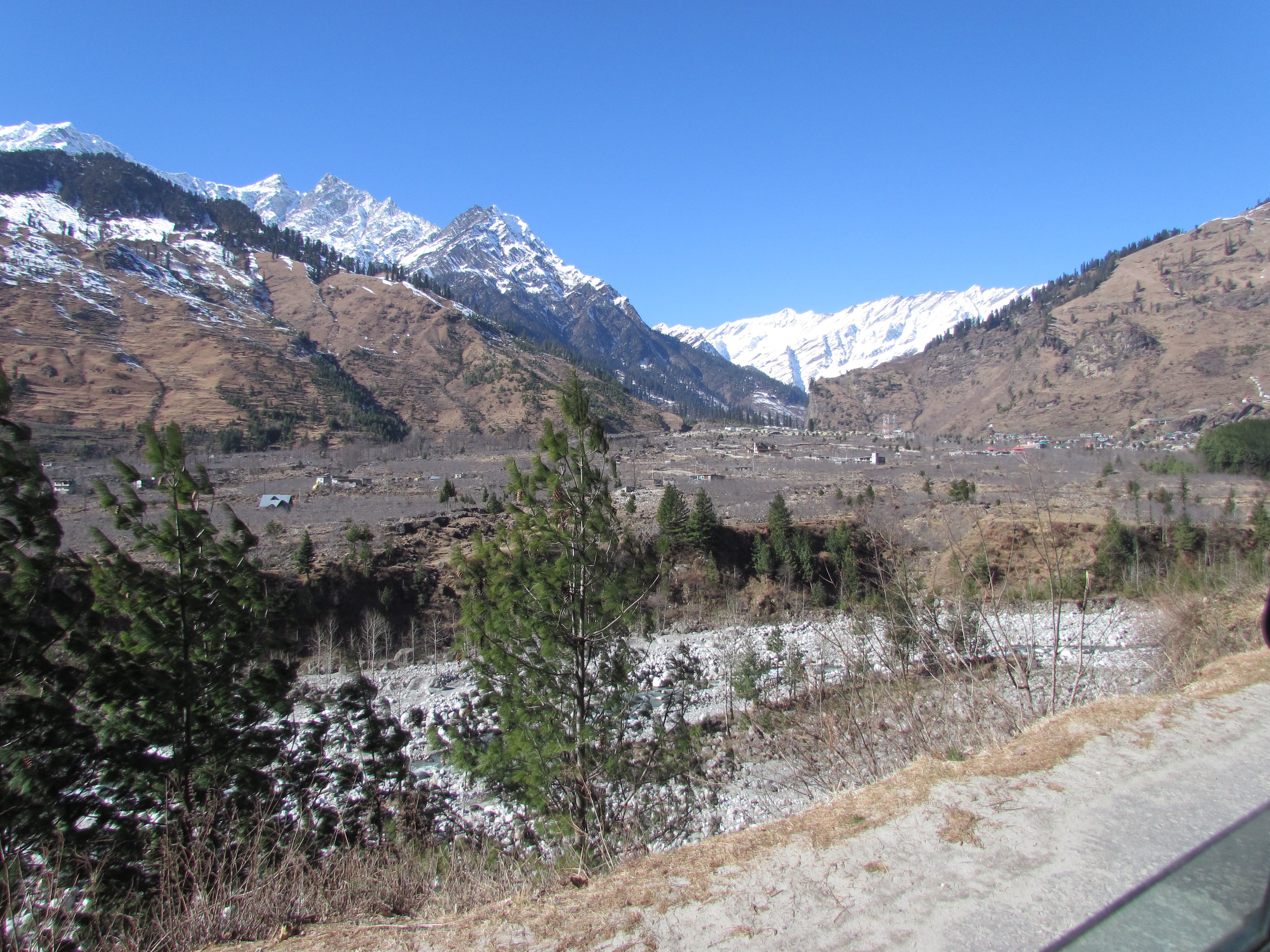 The drive near Kasol