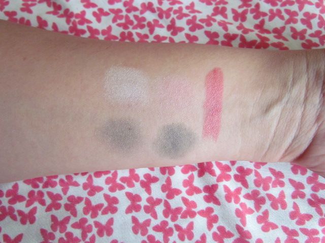 Avon True Color Eyeshadow and lipstick swatch