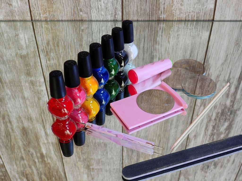 Nail colours for summer