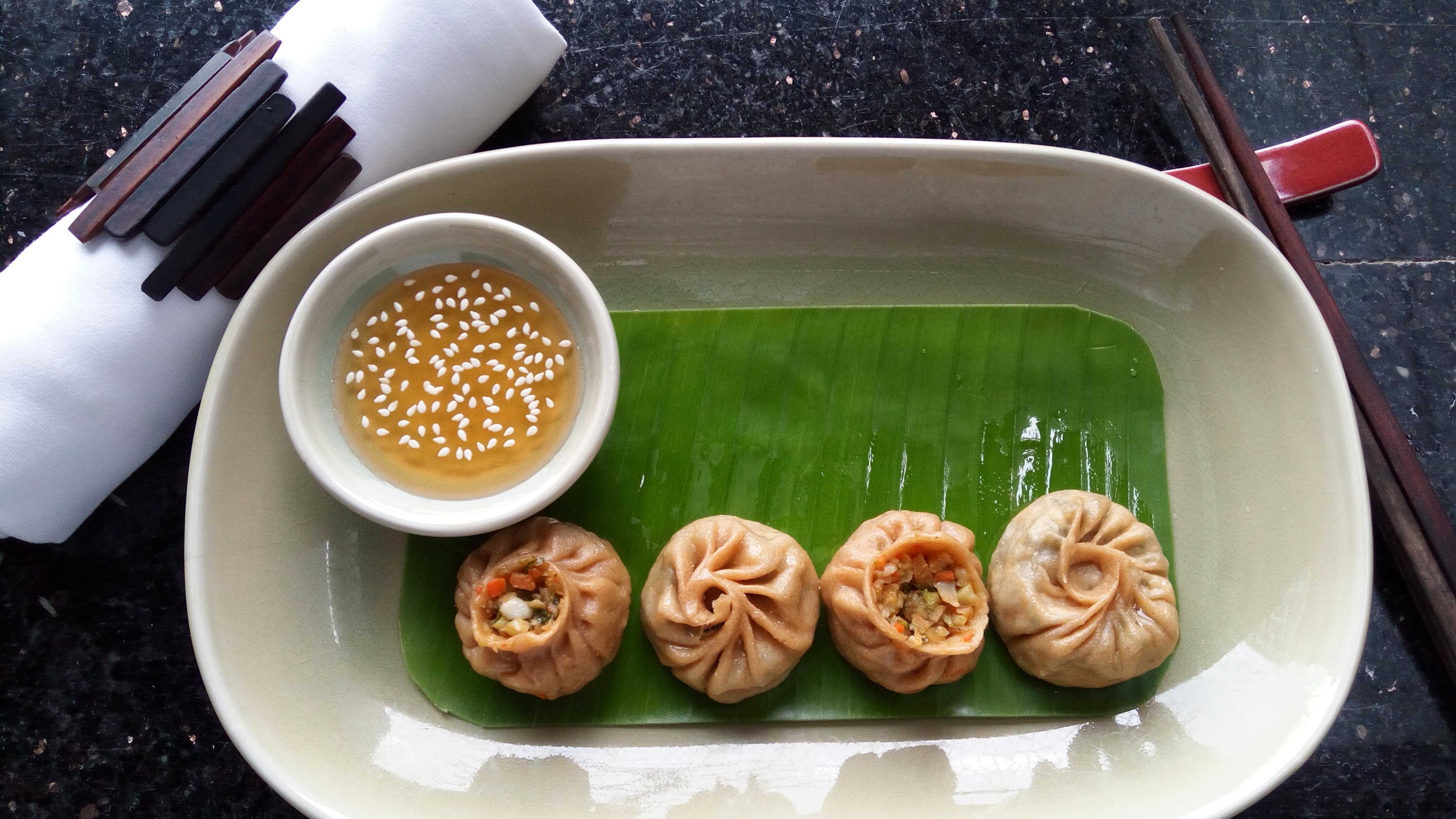 VEGETABLE DUMPLING WITH LEMON HONEY DIP