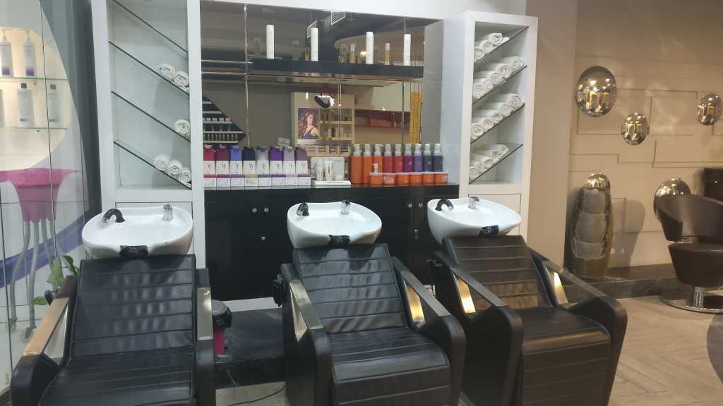 Hair care and washing area at Sstylez salon Noida