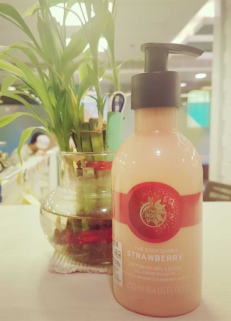 Body shop Strawberry softening gel lotion