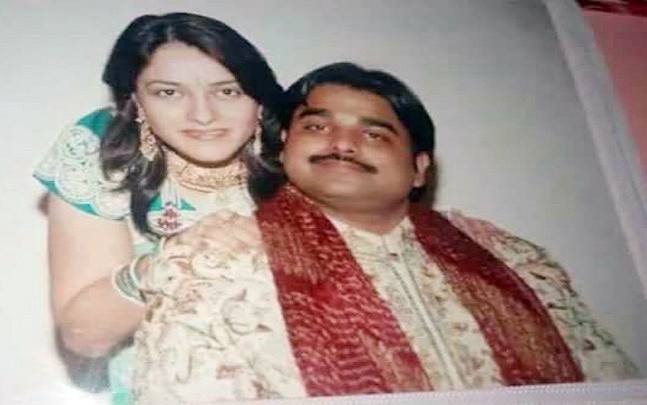 Honeypreet’s ex husband Vishwas Gupta accused her and Dera chief of having wrong realtions. He said their “father-daughter” relationship is fake.