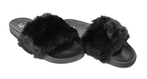 Fur slippers