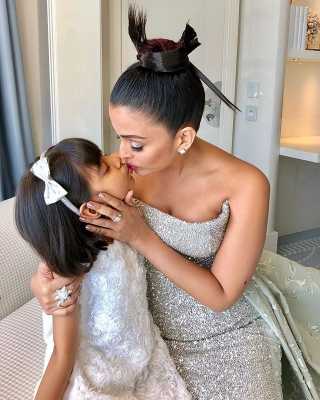 Aishwarya with Aaradhaya