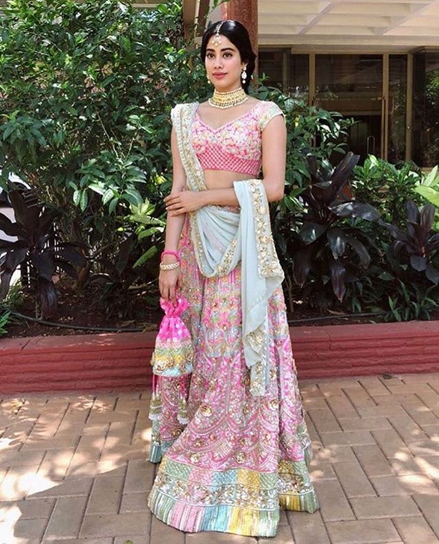 Janhvi Kapoor dressed beautifully as always!