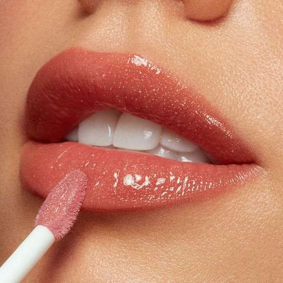  Lip Glosses are Back in Trend!