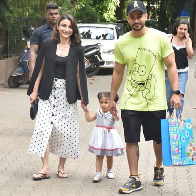 Soha and Kunal with Inaaya